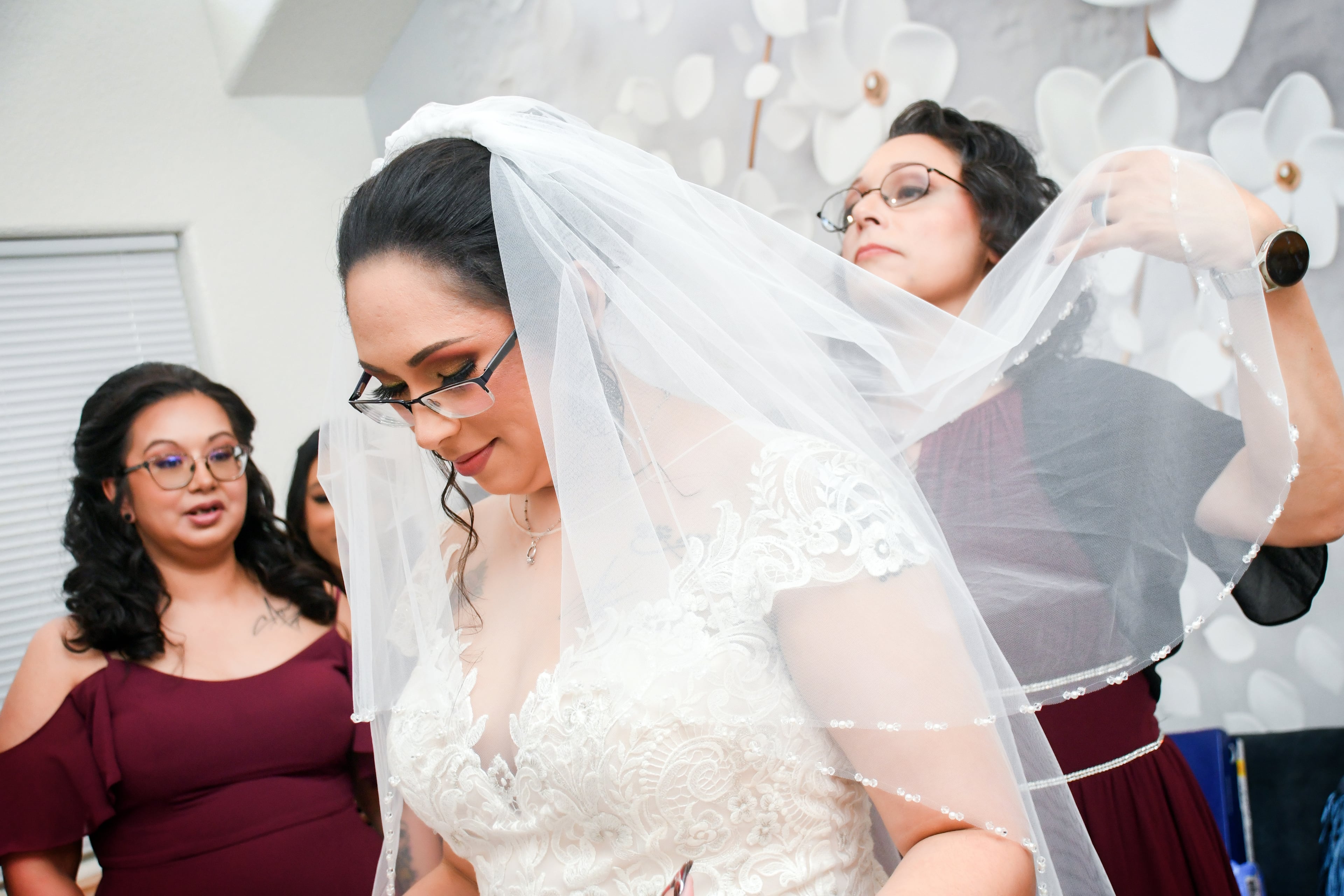 Mom Placing Veil Mom Placing Veil